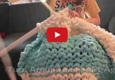 Unbelievable! You Can Knit A Huge Blanket Using PVC Pipes!