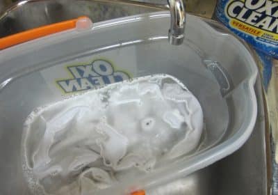 She Mixed Oxiclean with hot water if you know why you would do the same!!